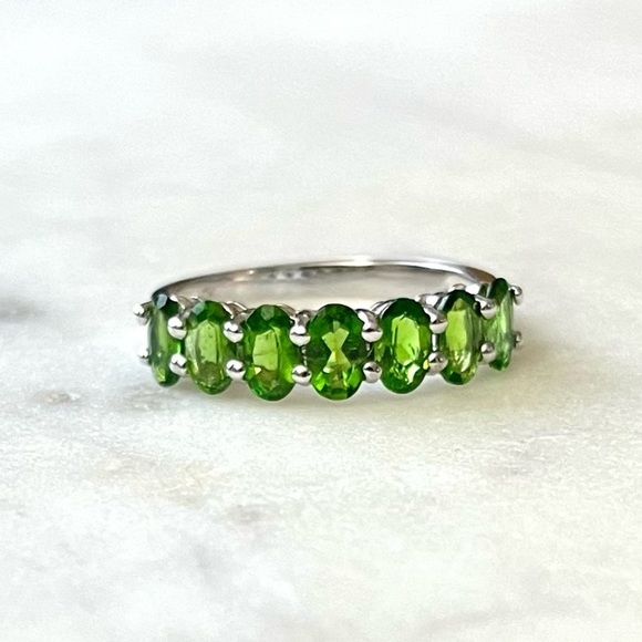DK Jewelry - Oval Faceted Chrome Diopside Sterling Silver Band Ring